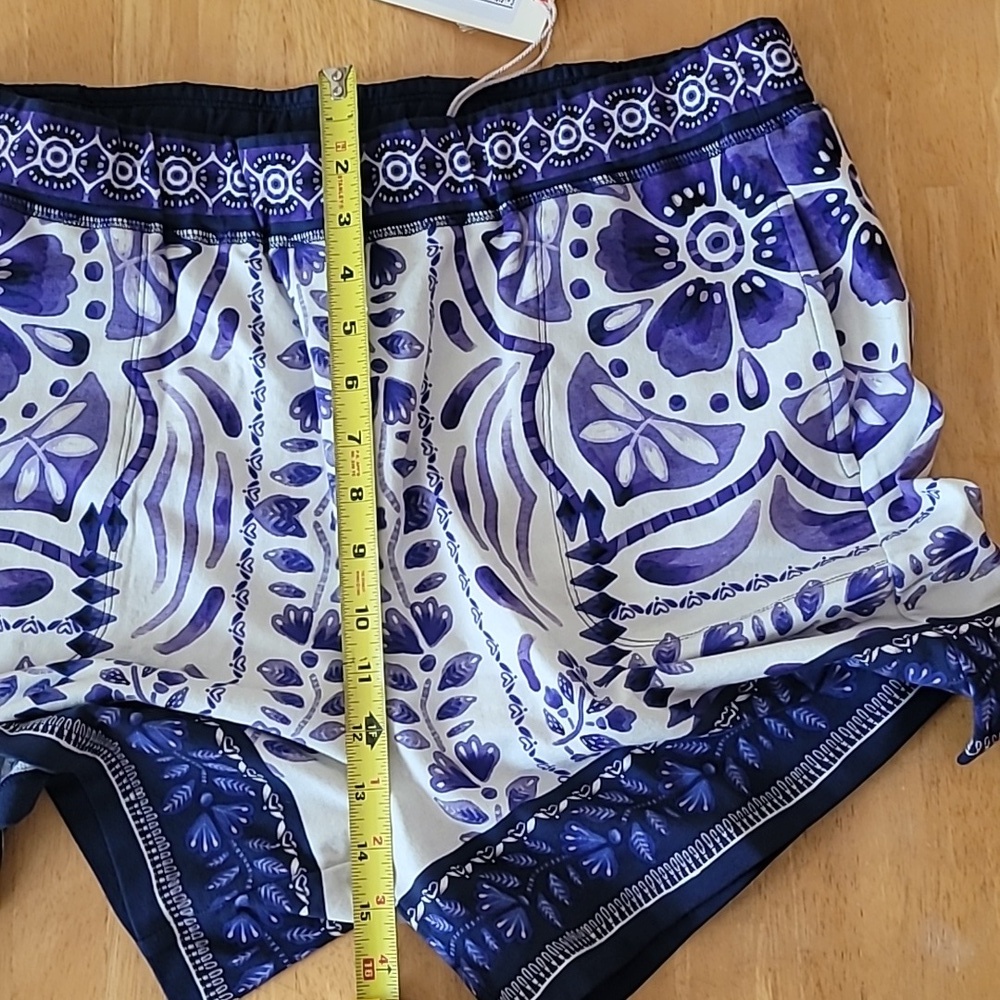 Johnny Was Easy Shorts - Picture 14 of 14